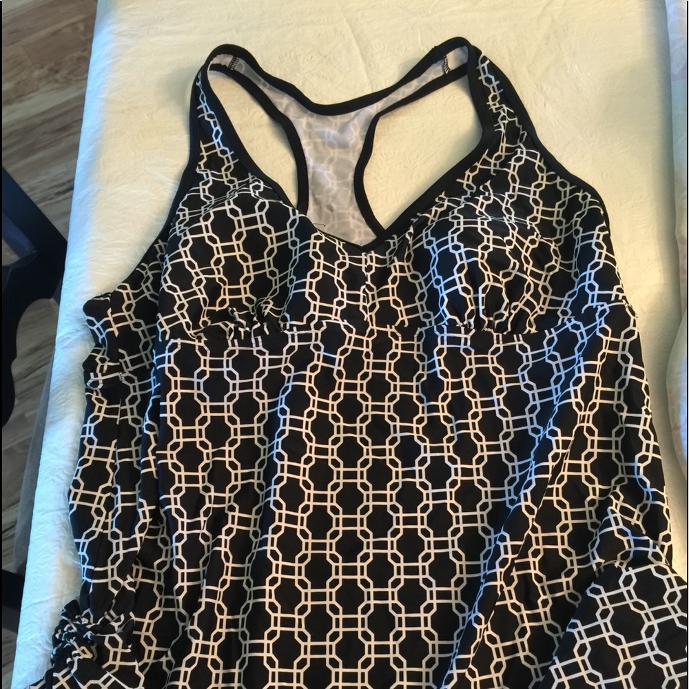 LIZ LANGE MATERNITY SWIM TOP